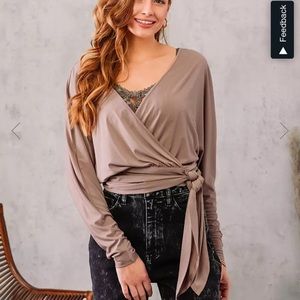 Like New Buckle Willow and Root side tie top